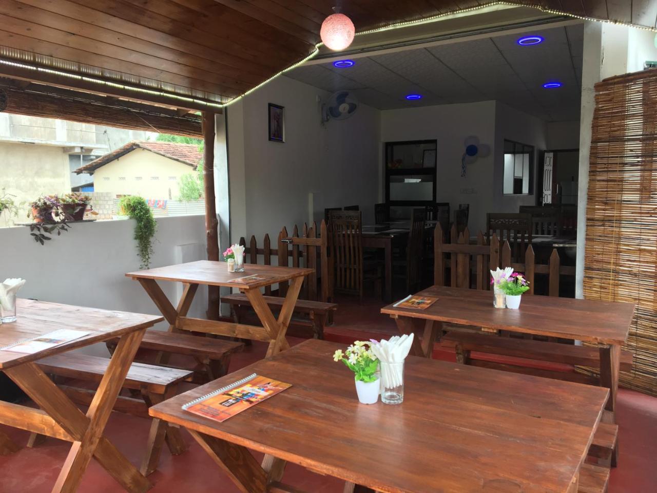 טרינקומאלה Aa Inn מראה חיצוני תמונה