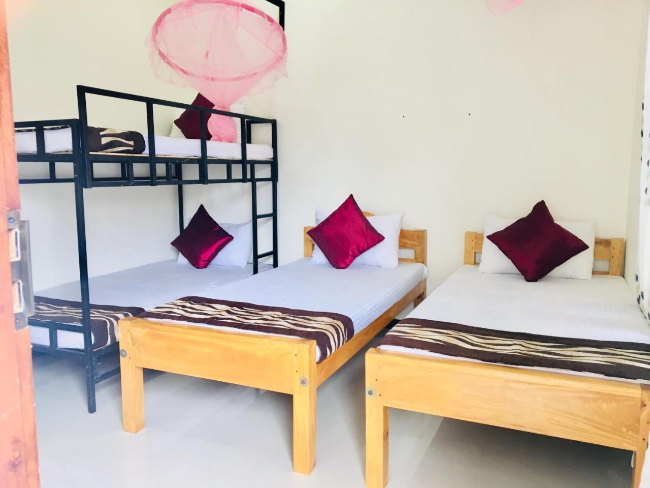 טרינקומאלה Aa Inn מראה חיצוני תמונה